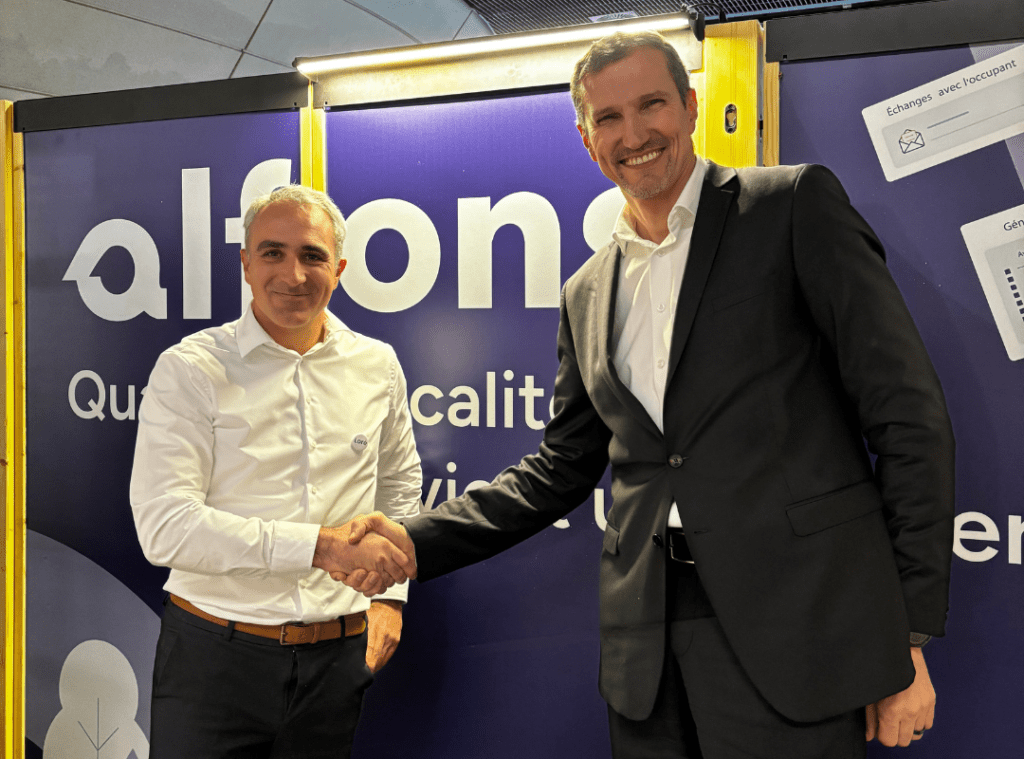 Signature du partenariat Loré x Ayming sur le SIMI 2024